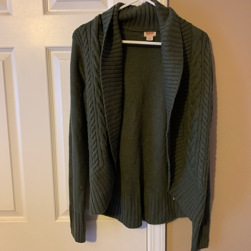 Mossimo Large sweater! Beautiful!